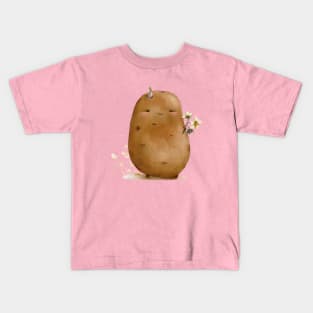 Cute potato. Creme background. Kids T-Shirt